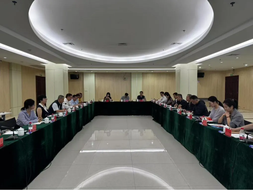 上海期貨交易所-海南橡膠2024年天然橡膠“穩(wěn)產(chǎn)行動”項目總結(jié)會成功召開